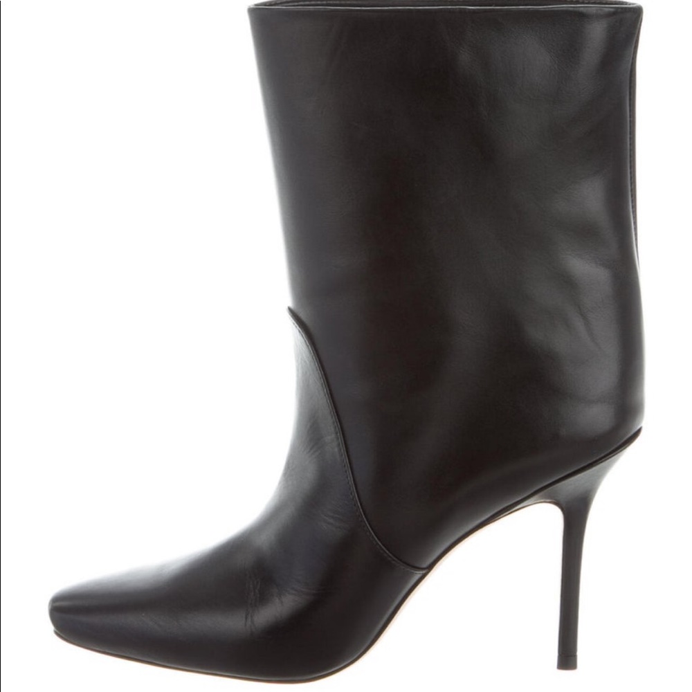 STUART WEITZMAN BUTTERY LEATHER HEEL BOOTIES 🖤
